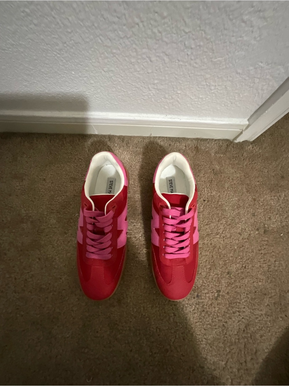 Steve Madden Red and Pink Low-Top Sneakers